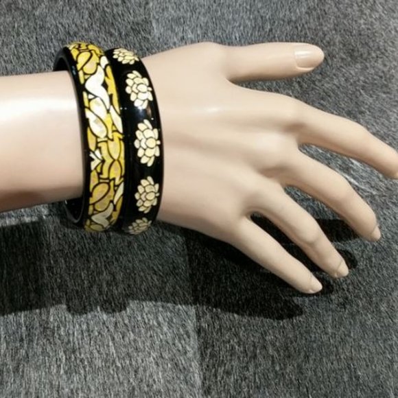 BLACK AGATE Lotus Mother Of Pearl Bangles Set - Picture 4 of 6